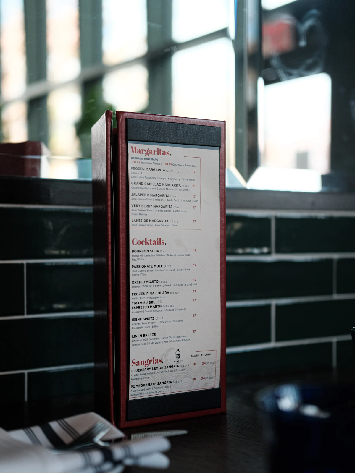 Design menu makanan untuk restoran di Malaysia: susun atur, harga dan format